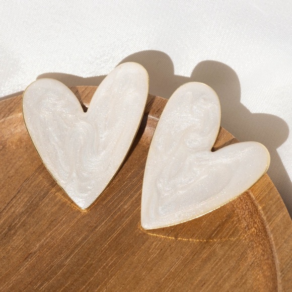 Zara Jewelry - ✨HOST PICK!✨Zara Estelle White Heart Earrings